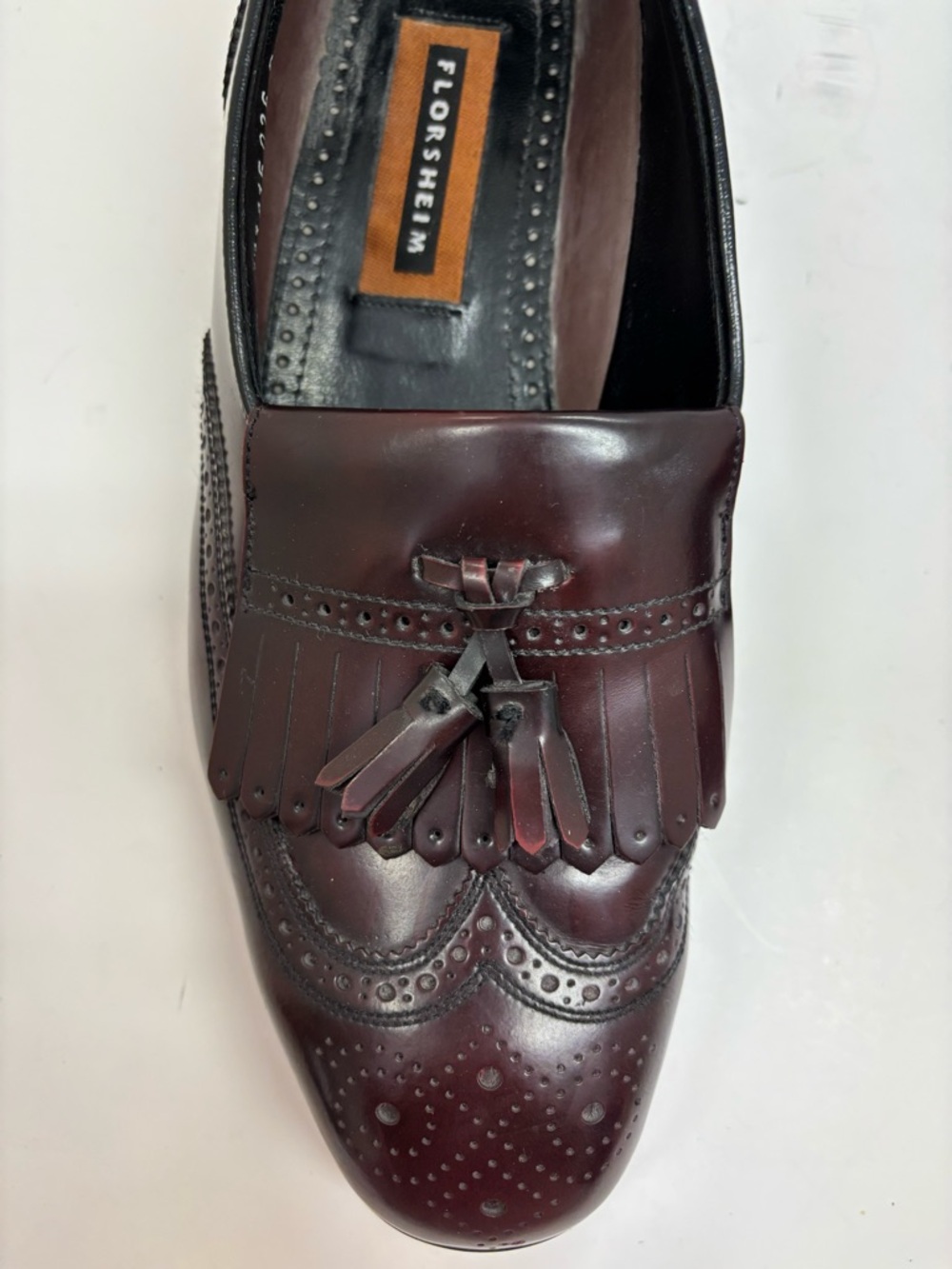 FLORSHEIM TASSEL LOAFER SLIP ON SHOE  MEN SIZE 9 CORDOVAN (BURGANDY)